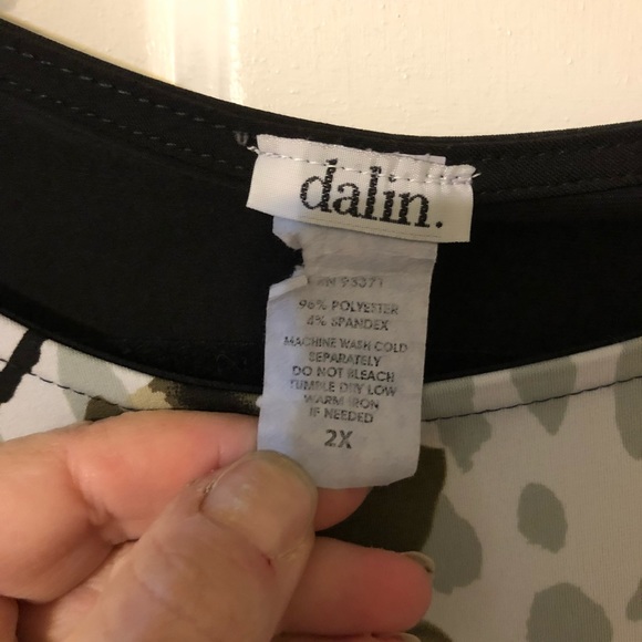 Dalin Top - Picture 2 of 2